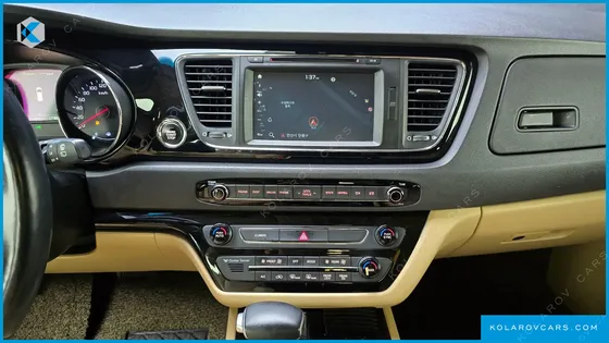 KIA CARNIVAL 9-SEATER HI-LIMOUSINE