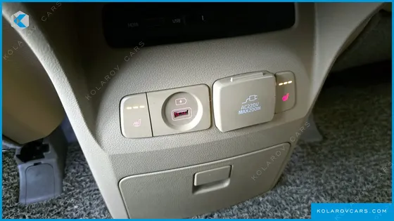KIA CARNIVAL 9-SEATER HI-LIMOUSINE