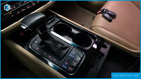 KIA CARNIVAL 9-SEATER PRESTIGE