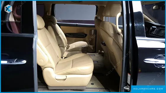 KIA CARNIVAL 9-SEATER PRESTIGE