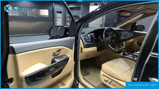KIA CARNIVAL 9-SEATER PRESTIGE