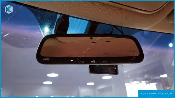 KIA CARNIVAL 9-SEATER PRESTIGE