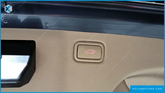 KIA CARNIVAL 9-SEATER PRESTIGE