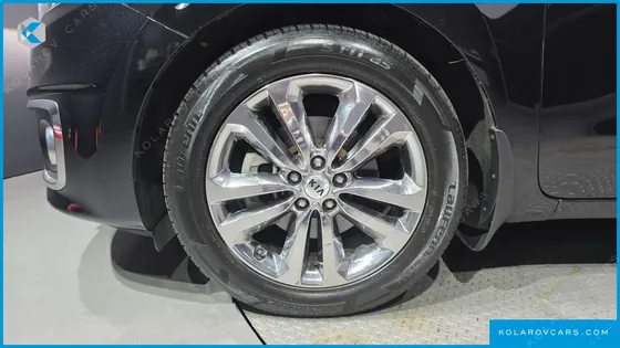 KIA CARNIVAL 9-SEATER PRESTIGE