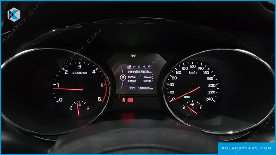 KIA CARNIVAL 9-SEATER PRESTIGE