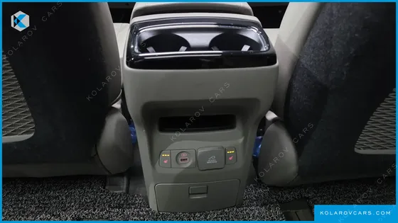 KIA CARNIVAL 9-SEATER PRESTIGE