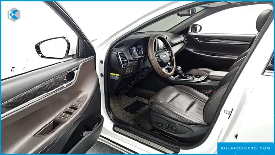 HYUNDAI GRANDEUR 2.2 DIESEL PREMIUM