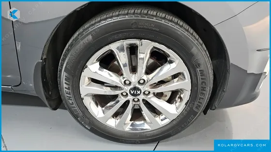 KIA CARNIVAL 9-SEATER PRESTIGE