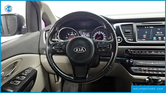 KIA CARNIVAL 9-SEATER PRESTIGE
