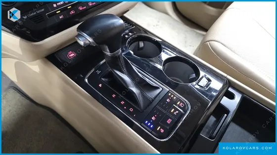 KIA CARNIVAL 9-SEATER HI-LIMOUSINE