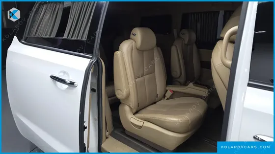 KIA CARNIVAL 9-SEATER HI-LIMOUSINE