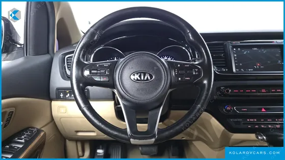 KIA CARNIVAL 9-SEATER HI-LIMOUSINE