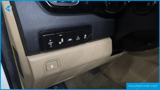 KIA CARNIVAL 9-SEATER HI-LIMOUSINE