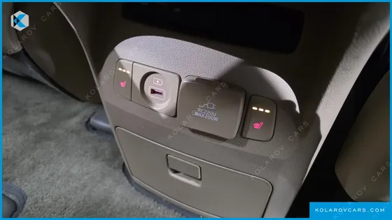 KIA CARNIVAL 9-SEATER HI-LIMOUSINE