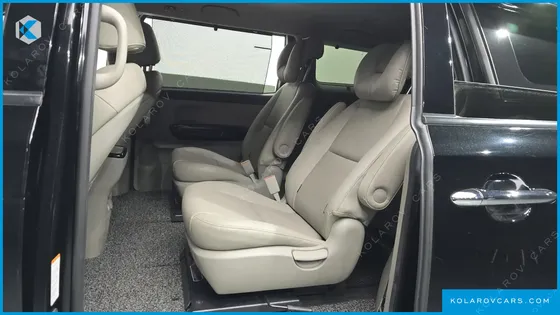 KIA CARNIVAL 9-SEATER PRESTIGE