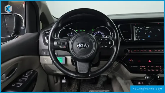 KIA CARNIVAL 9-SEATER PRESTIGE