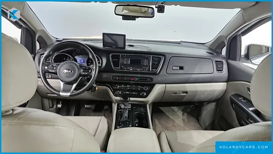 KIA CARNIVAL 6-SEATER WHEELCHAIR LIFT