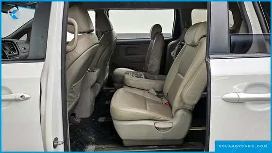 KIA CARNIVAL 6-SEATER WHEELCHAIR LIFT
