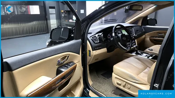 KIA CARNIVAL 9-SEATER HI-LIMOUSINE