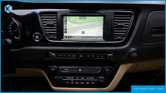 KIA CARNIVAL 9-SEATER HI-LIMOUSINE