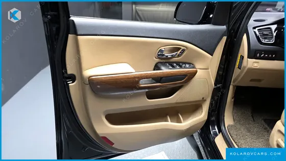 KIA CARNIVAL 9-SEATER HI-LIMOUSINE