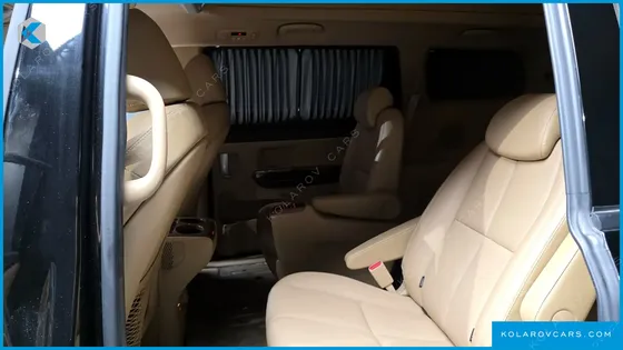 KIA CARNIVAL 9-SEATER HI-LIMOUSINE