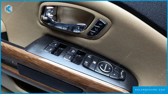 KIA CARNIVAL 9-SEATER HI-LIMOUSINE