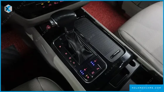 KIA CARNIVAL 9-SEATER PRESTIGE