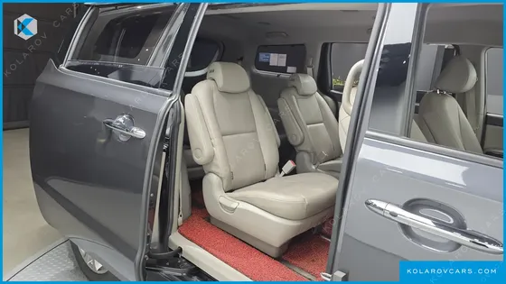 KIA CARNIVAL 9-SEATER PRESTIGE