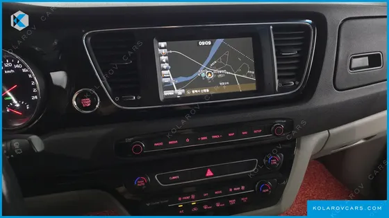 KIA CARNIVAL 9-SEATER PRESTIGE