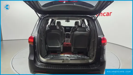 KIA CARNIVAL 9-SEATER PRESTIGE