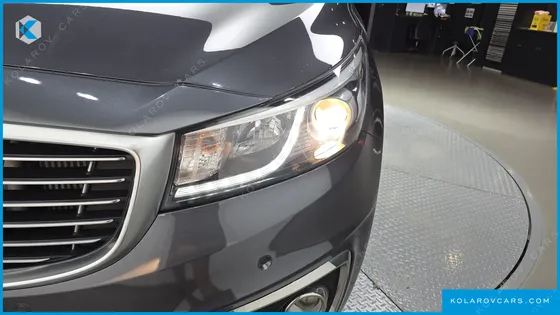 KIA CARNIVAL 9-SEATER PRESTIGE