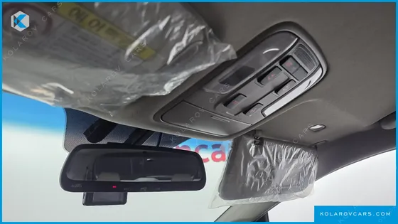 KIA CARNIVAL 9-SEATER PRESTIGE