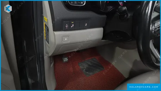 KIA CARNIVAL 9-SEATER PRESTIGE