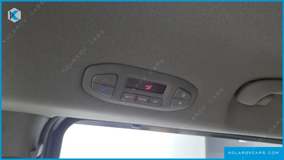 KIA CARNIVAL 9-SEATER PRESTIGE
