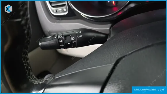 KIA CARNIVAL 9-SEATER PRESTIGE