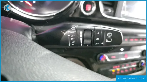 KIA CARNIVAL 9-SEATER PRESTIGE