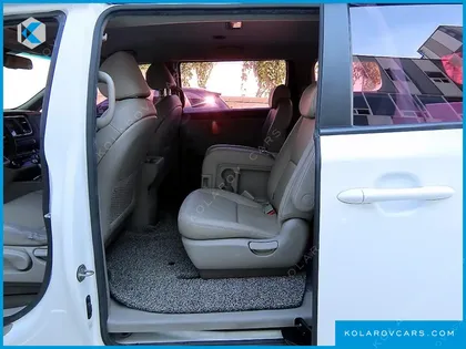 KIA CARNIVAL 6-SEATER WHEELCHAIR LIFT