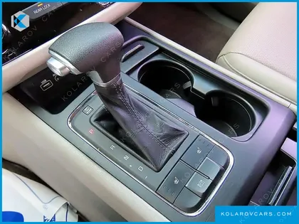 KIA CARNIVAL 6-SEATER WHEELCHAIR LIFT