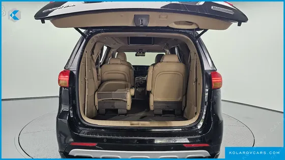 KIA CARNIVAL 9-SEATER HI-LIMOUSINE