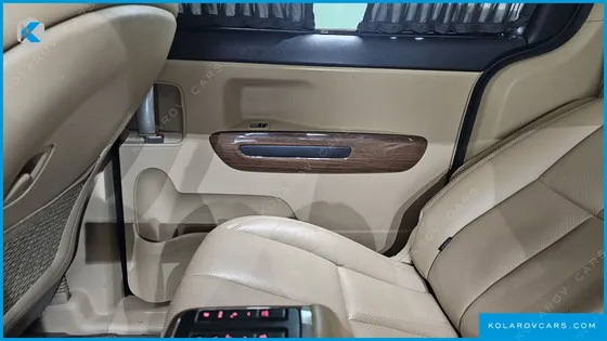 KIA CARNIVAL 9-SEATER HI-LIMOUSINE