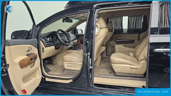 KIA CARNIVAL 9-SEATER HI-LIMOUSINE