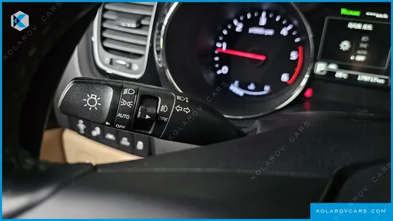 KIA CARNIVAL 9-SEATER HI-LIMOUSINE