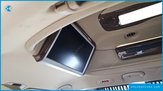 KIA CARNIVAL 9-SEATER HI-LIMOUSINE