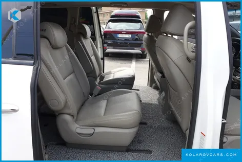 KIA CARNIVAL 9-SEATER PRESTIGE