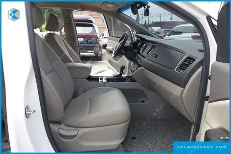 KIA CARNIVAL 9-SEATER PRESTIGE