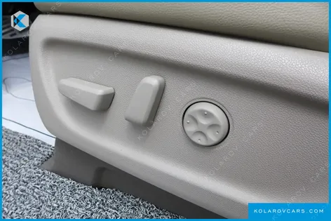 KIA CARNIVAL 9-SEATER PRESTIGE
