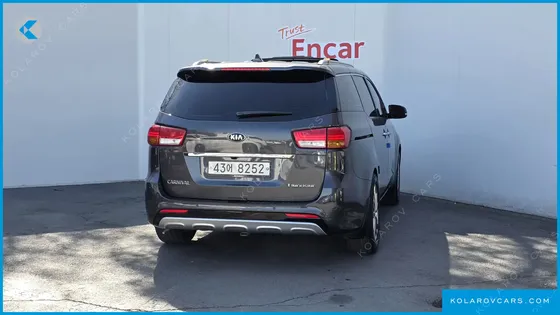 KIA CARNIVAL GASOLINE 7-SEATER LIMOUSINE
