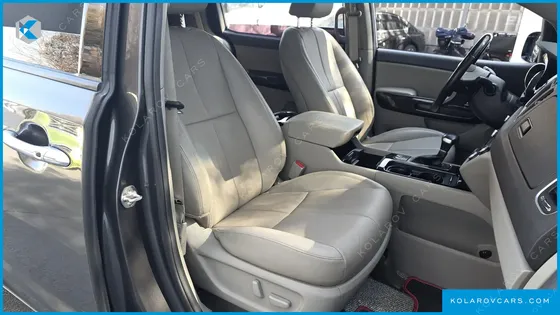 KIA CARNIVAL GASOLINE 7-SEATER LIMOUSINE
