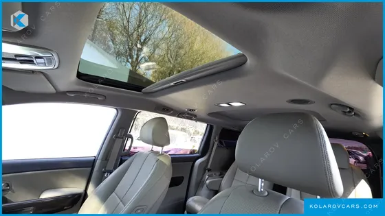 KIA CARNIVAL GASOLINE 7-SEATER LIMOUSINE